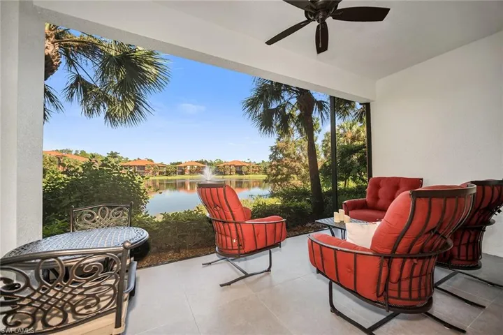 6433  Legacy  CIR, Naples, FL 34113