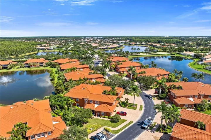 6433  Legacy  CIR, Naples, FL 34113