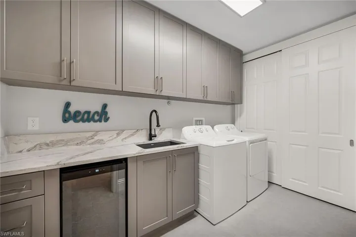 6433  Legacy  CIR, Naples, FL 34113
