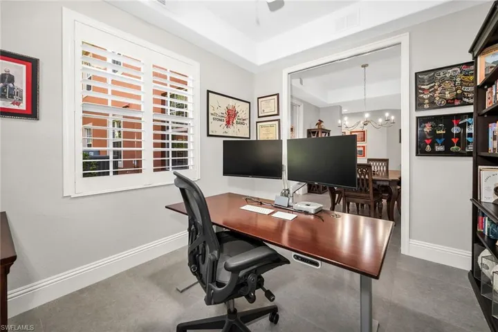 6433  Legacy  CIR, Naples, FL 34113