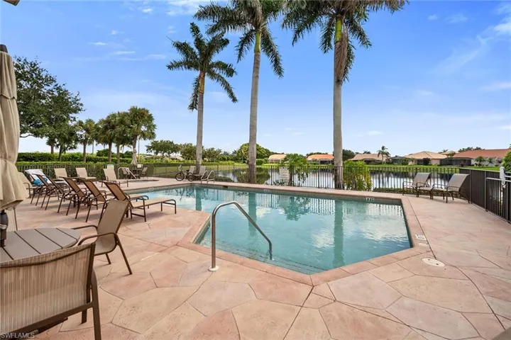 6433  Legacy  CIR, Naples, FL 34113