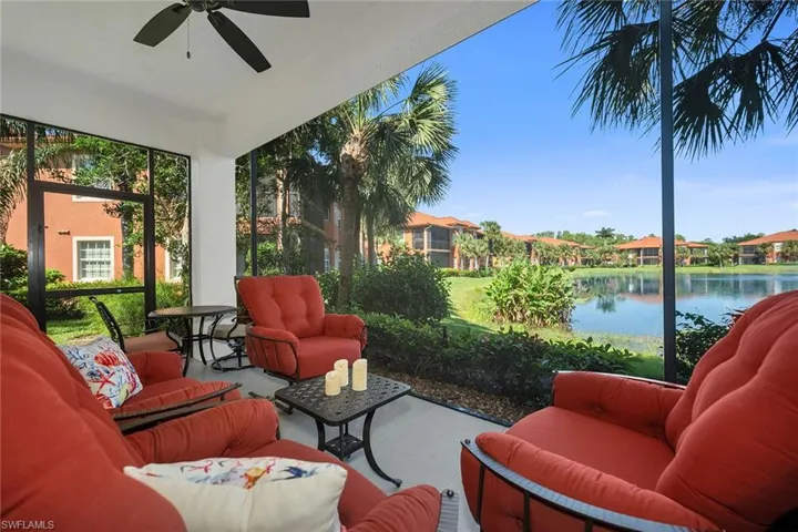6433  Legacy  CIR, Naples, FL 34113