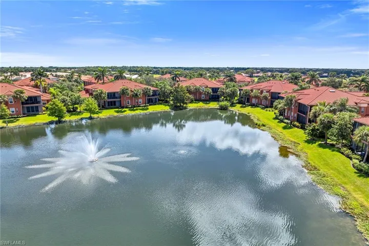 6433  Legacy  CIR, Naples, FL 34113