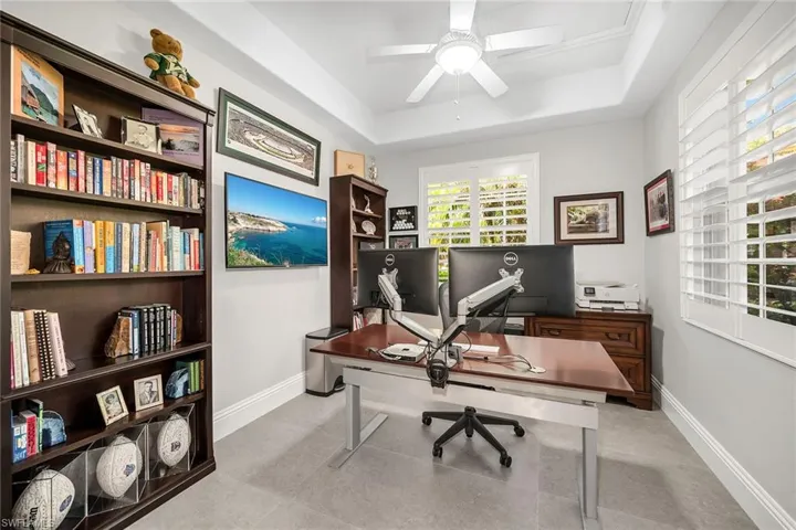 6433  Legacy  CIR, Naples, FL 34113