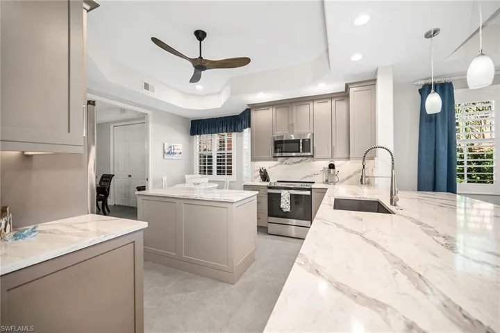 6433  Legacy  CIR, Naples, FL 34113