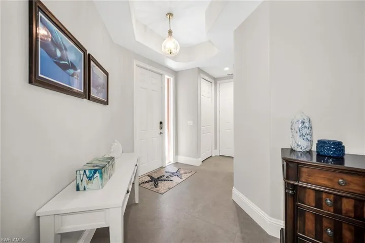 6433  Legacy  CIR, Naples, FL 34113