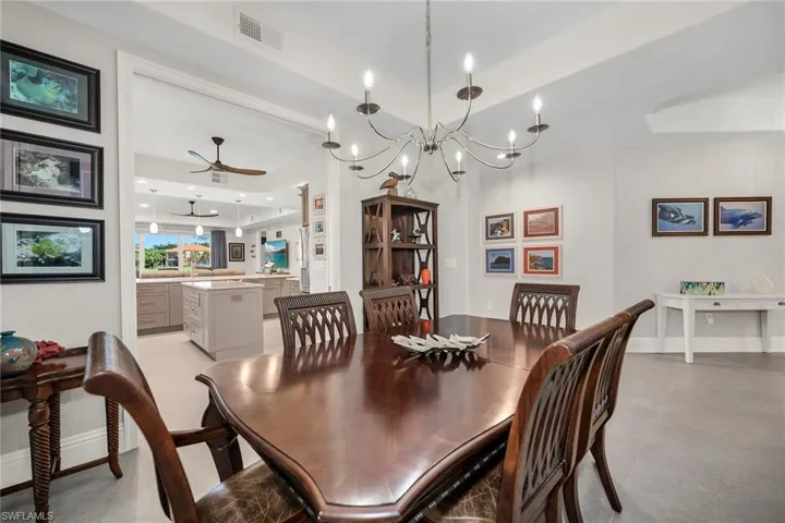6433  Legacy  CIR, Naples, FL 34113