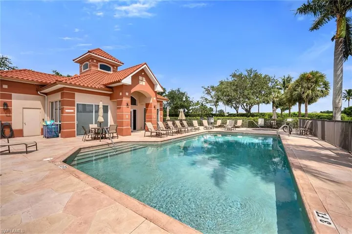 6433  Legacy  CIR, Naples, FL 34113