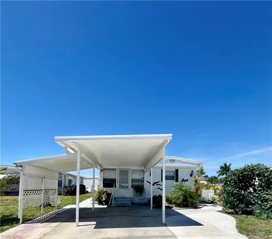 137  Overland  TRL, North Fort Myers, FL 33917