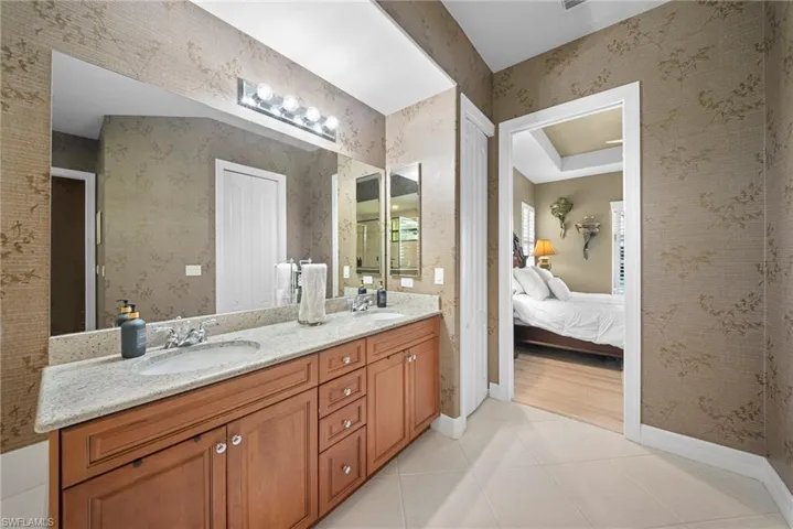 955  Tivoli  CT, Naples, FL 34104