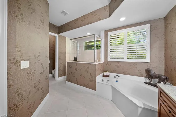 955  Tivoli  CT, Naples, FL 34104