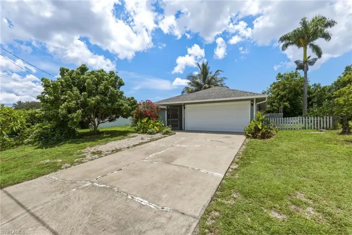2315 54th Ter Sw, Naples, Florida 34116