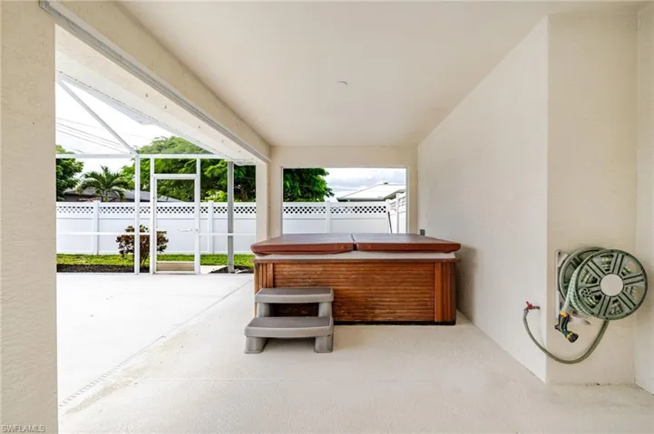 132 SE 19th  TER, Cape Coral, FL 33990