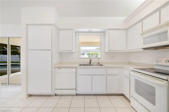 132 SE 19th  TER, Cape Coral, FL 33990