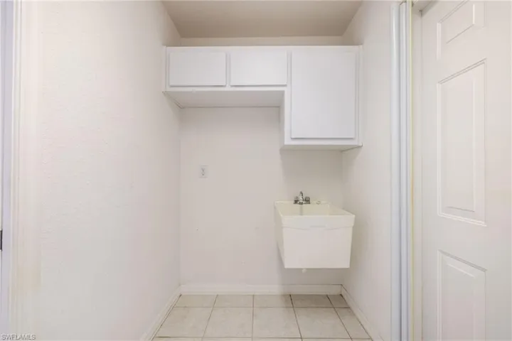 132 SE 19th  TER, Cape Coral, FL 33990