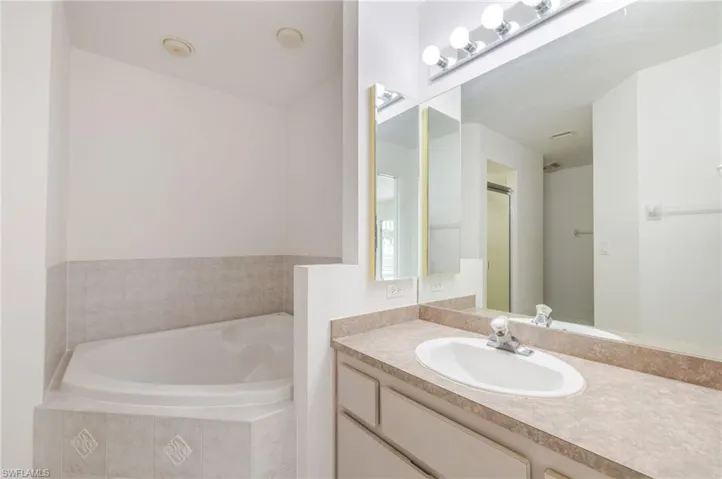 132 SE 19th  TER, Cape Coral, FL 33990