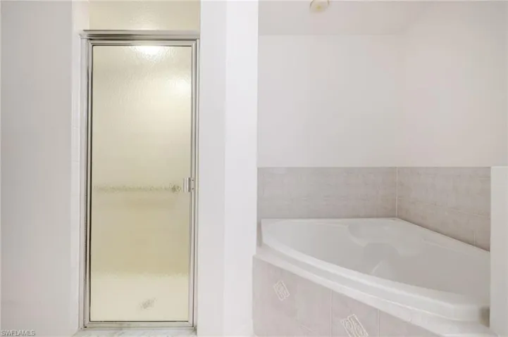 132 SE 19th  TER, Cape Coral, FL 33990