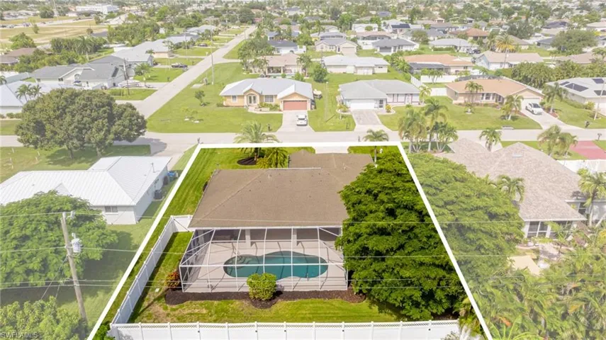 132 SE 19th  TER, Cape Coral, FL 33990