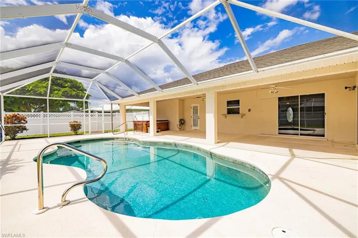 132 SE 19th  TER, Cape Coral, FL 33990