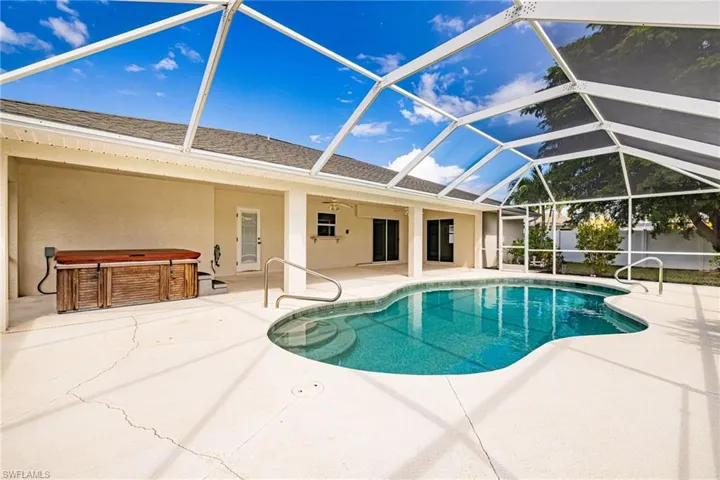 132 SE 19th  TER, Cape Coral, FL 33990