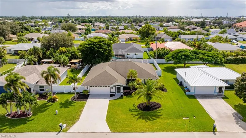 132 SE 19th  TER, Cape Coral, FL 33990
