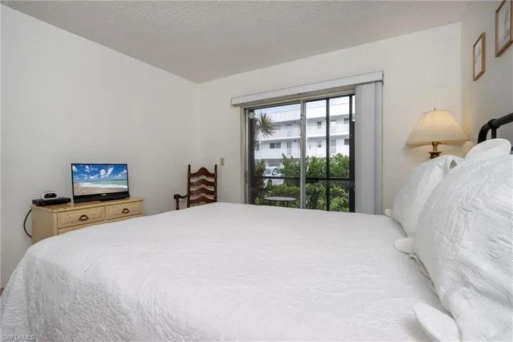 Bedroom with access to outside