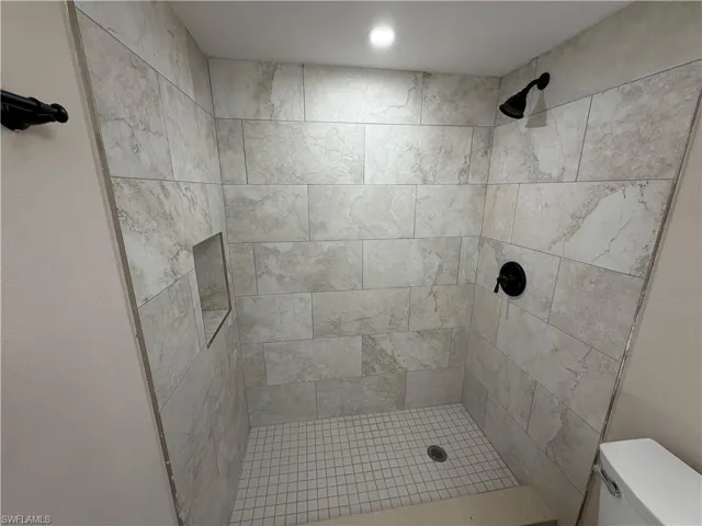 5315  Summerlin  RD, Fort Myers, FL 33919