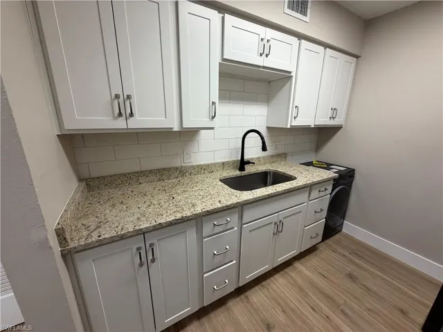 5315  Summerlin  RD, Fort Myers, FL 33919