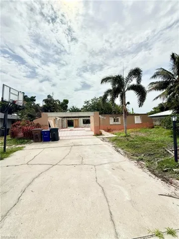 6962 Pickadilly Ct, Fort Myers, Florida 33919