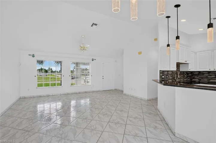 827 Sw 29th Ter, Cape Coral, Florida 33914