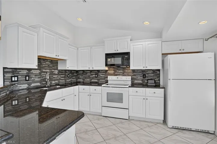 827 Sw 29th Ter, Cape Coral, Florida 33914