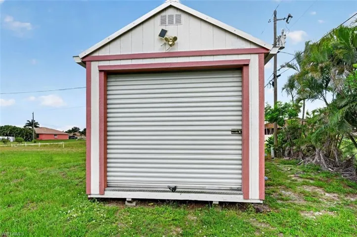 Shed with Electric