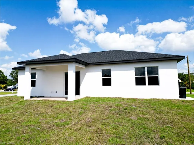 1805 Xelda AVE N, LEHIGH ACRES FL 33971