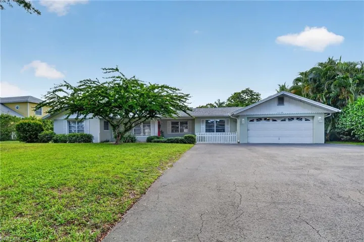 1608 Crayton Rd, Naples, Florida 34102