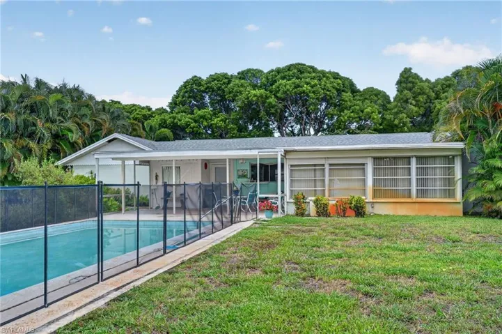 1608 Crayton Rd, Naples, Florida 34102