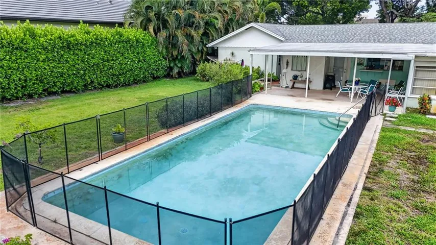 1608 Crayton Rd, Naples, Florida 34102