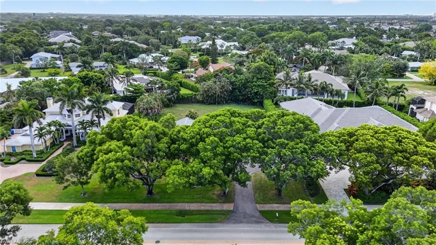 1608 Crayton Rd, Naples, Florida 34102