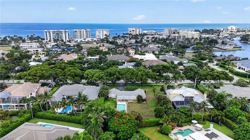 1608 Crayton Rd, Naples, Florida 34102