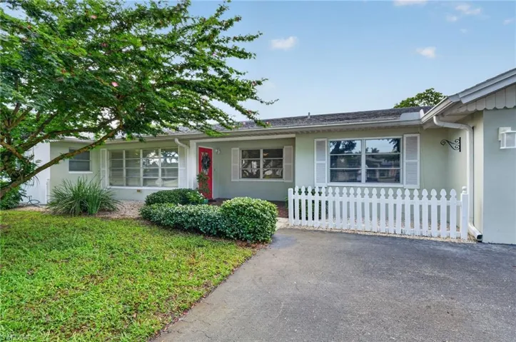 1608 Crayton Rd, Naples, Florida 34102
