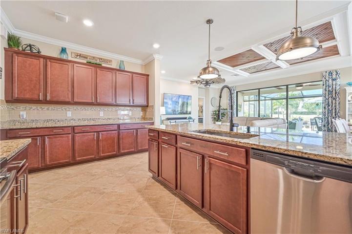 Upgraded Kitchen Sink/ Faucet