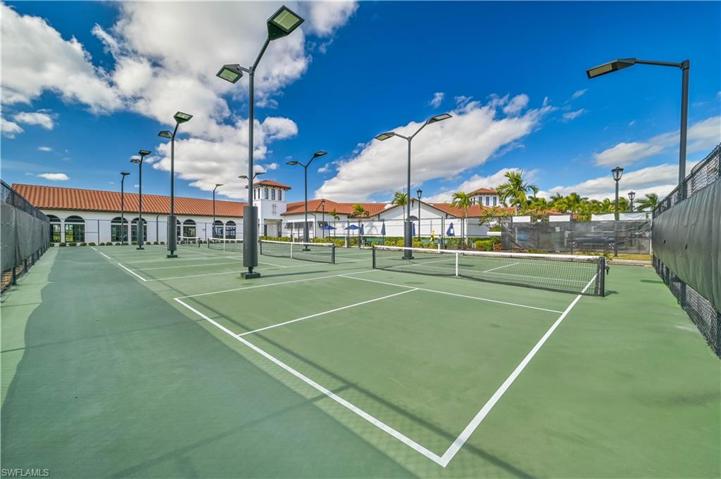 Pickleball Courts
