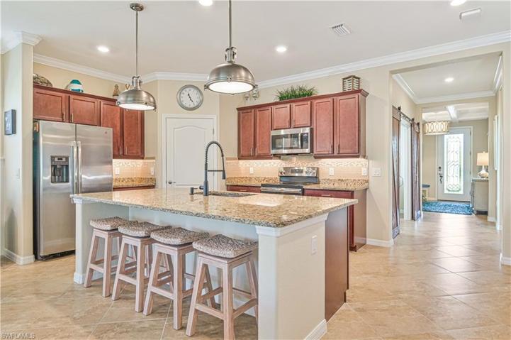 Large Island - Breakfast Bar