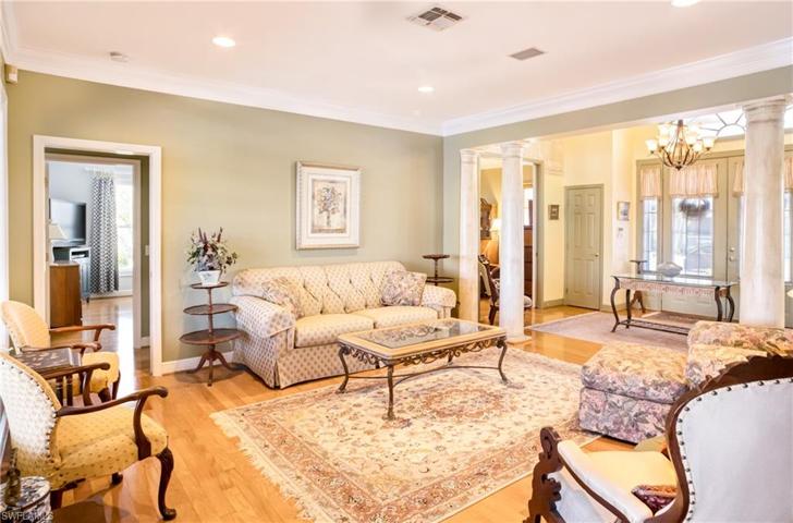 LIVINGROOM