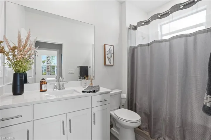 Buest Bathroom 3
