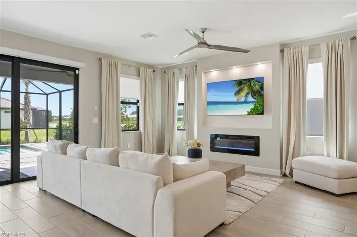 Built in Tv wall and fireplace