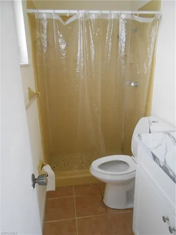 View of full bathroom