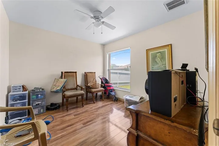 1805 Sw 4th Ave, Cape Coral, Florida 33991