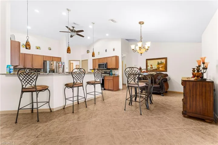 1805 Sw 4th Ave, Cape Coral, Florida 33991