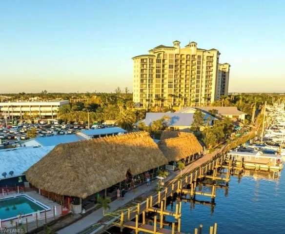 A short stroll to four waterfront restaurants