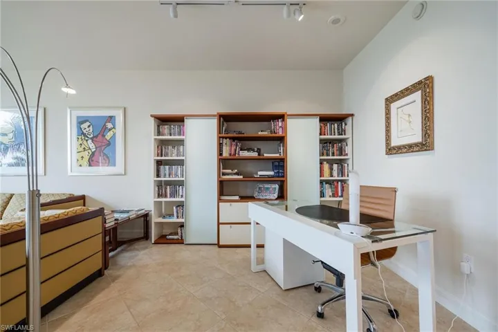 Sitting area off great room